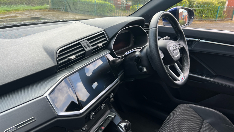 Audi Q3 35 TDI S Line 5dr S Tronic Diesel Estate